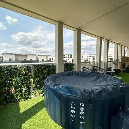 Loggia Dream Jacuzzi Apartment Montevrain