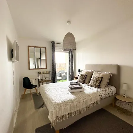 Loggia Dream Jacuzzi Apartment Montevrain